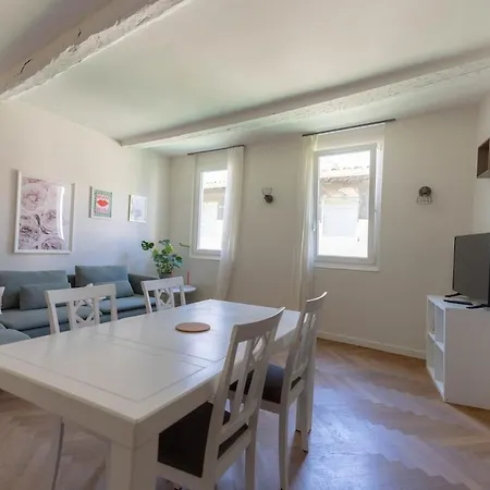Daire Appartement, Centre Historique *